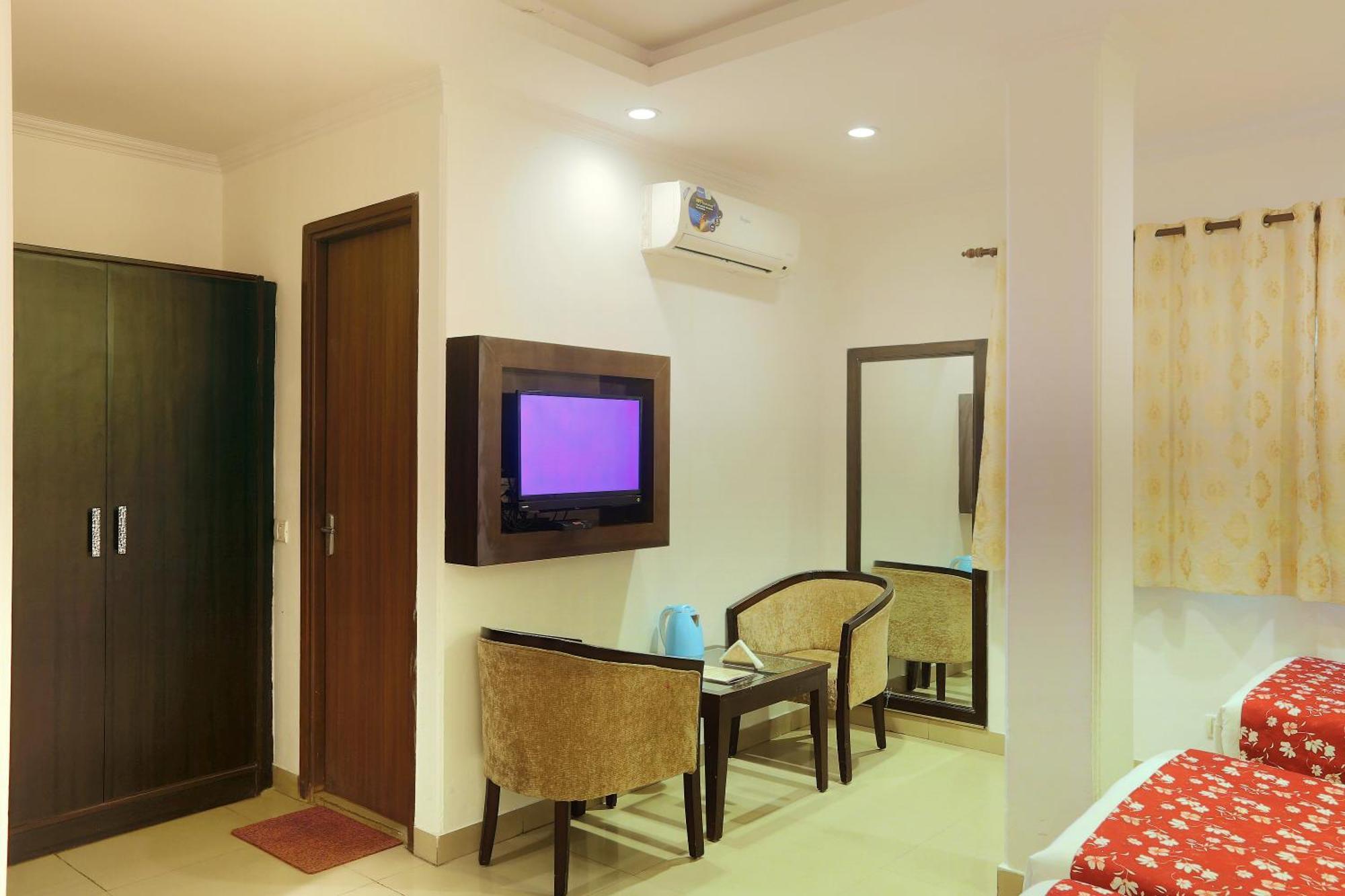 Airport Hotel Chanakya Delhi New Delhi Bagian luar foto