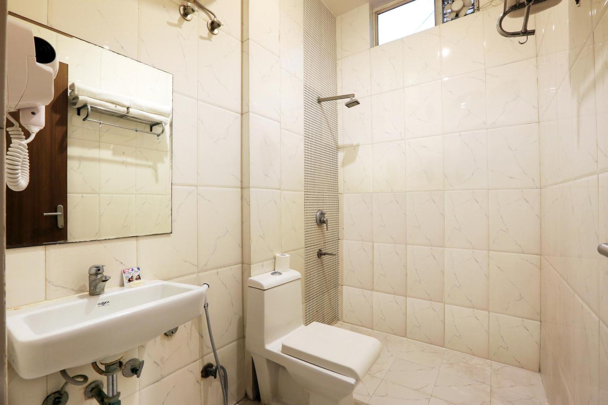 Airport Hotel Chanakya Delhi New Delhi Bagian luar foto