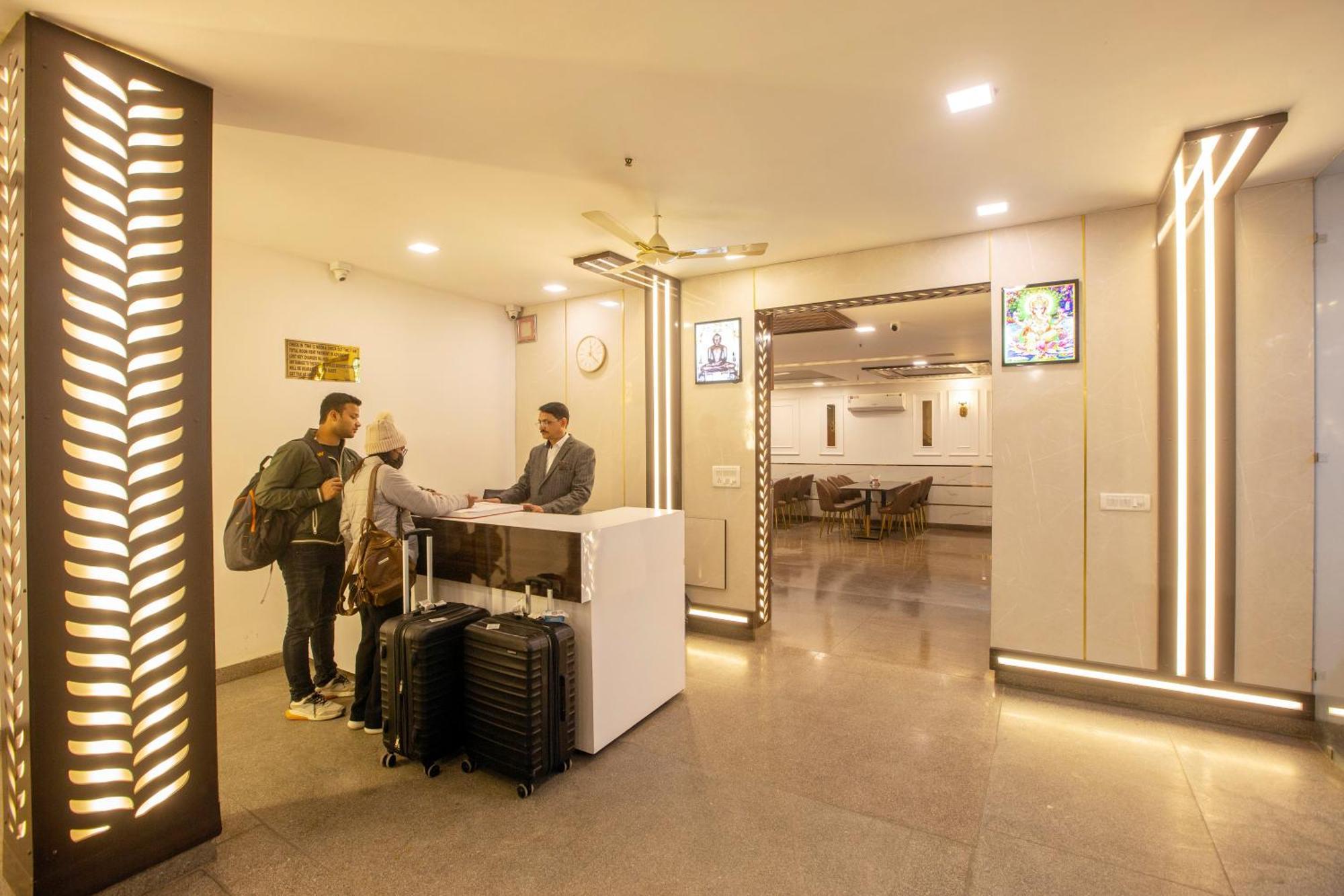 Airport Hotel Chanakya Delhi New Delhi Bagian luar foto